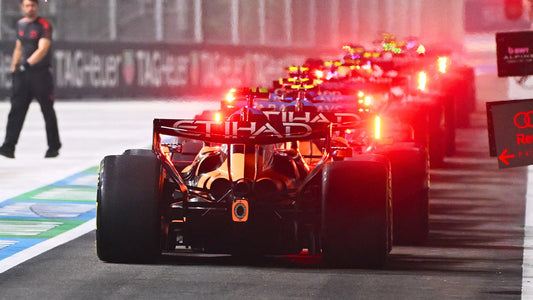 Verstappen Nails Singapore Sprint Pole as Mercedes Split Strategy Pays Off for Russell